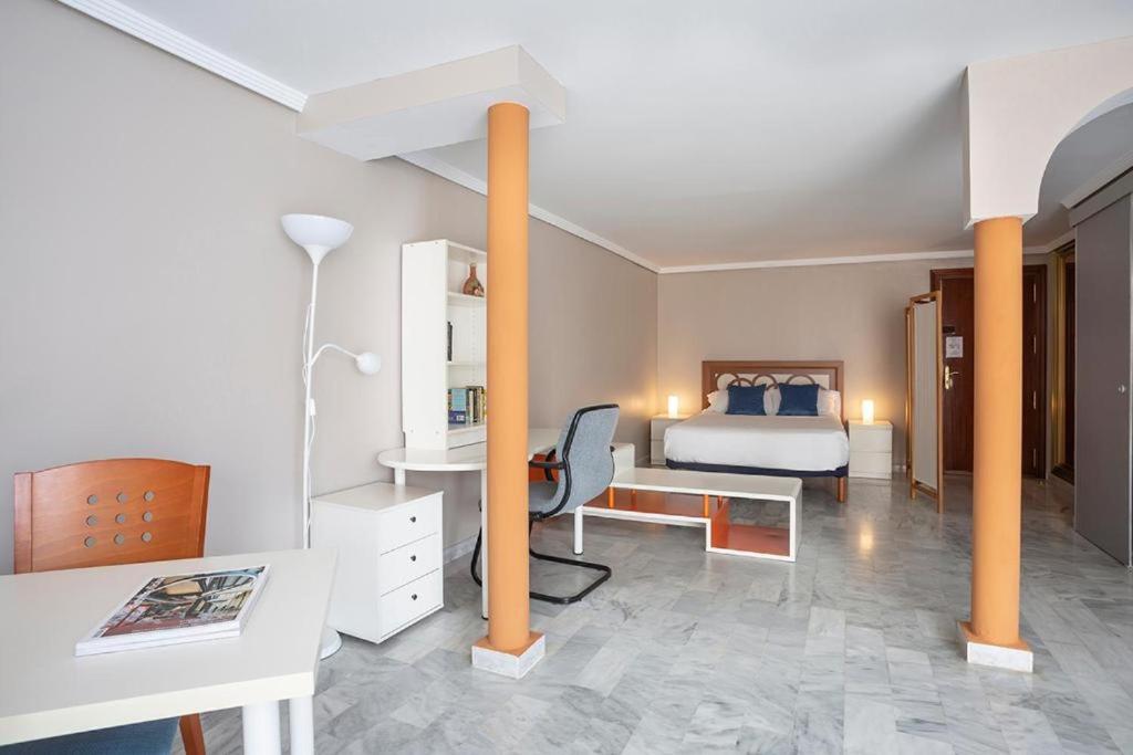 Appartement Luminosity Square Studio. Francos 14