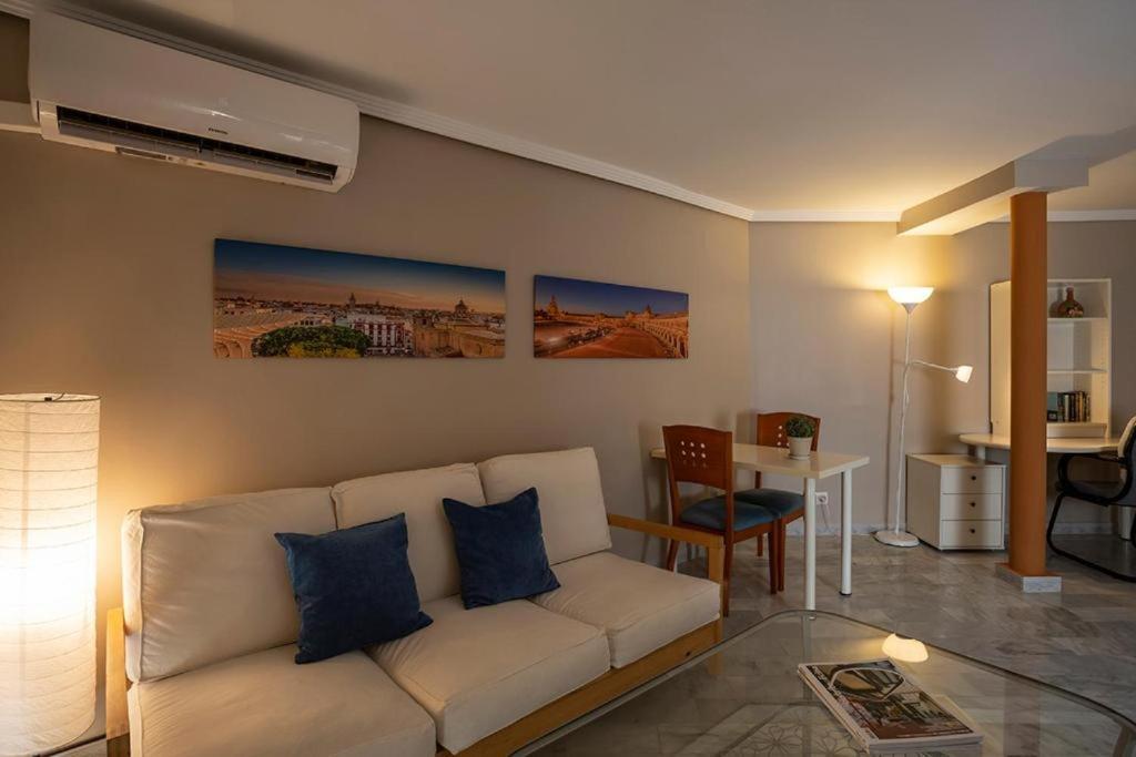Luminosity Square Studio. Francos 14 Appartement